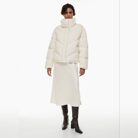 Aritzia Wilfred the cloud puff - Picture 5 of 14